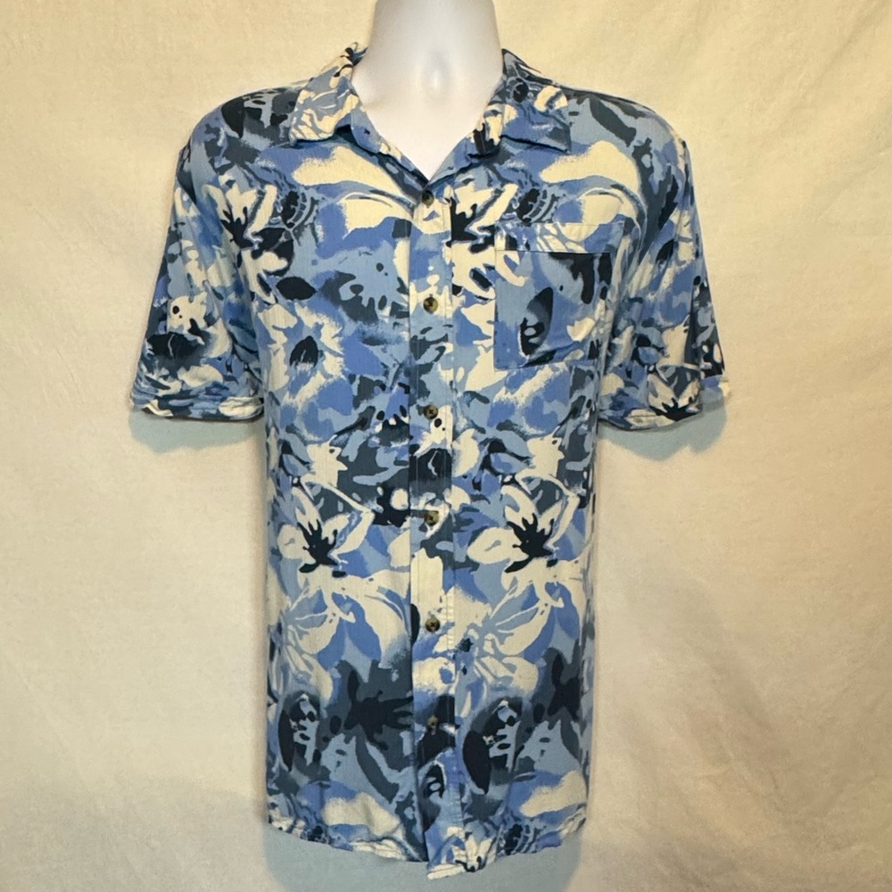 A-75 Men’s Magellan Outdoors Blue Tropical Floral Button Down Shirt‎ Size L